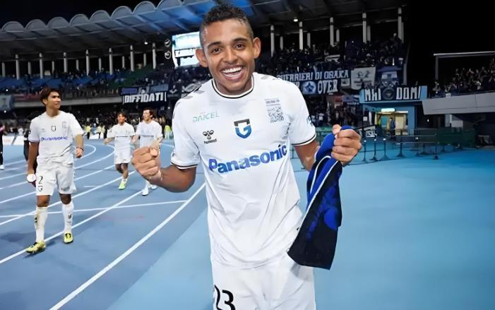 乐鱼官网-王大雷社媒久违发声做出重要决定！鲁能球迷纷纷点赞，引发热议